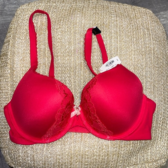 Victoria's Secret Other - Vs bra size 34D NWT